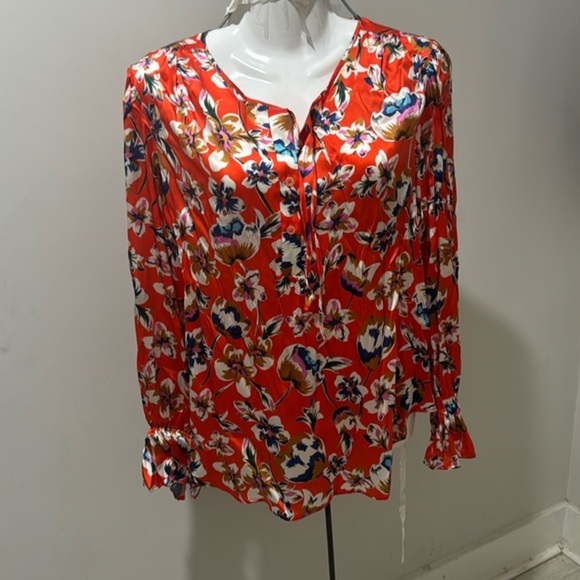 Elegant 98 % silk Tucker blouse size medium - Picture 1 of 6